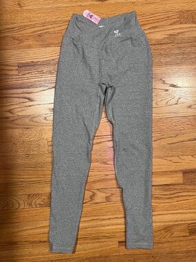 CLS sportswear Heather Gray High V Waist Leggings w/ Scrunch Butt Detail